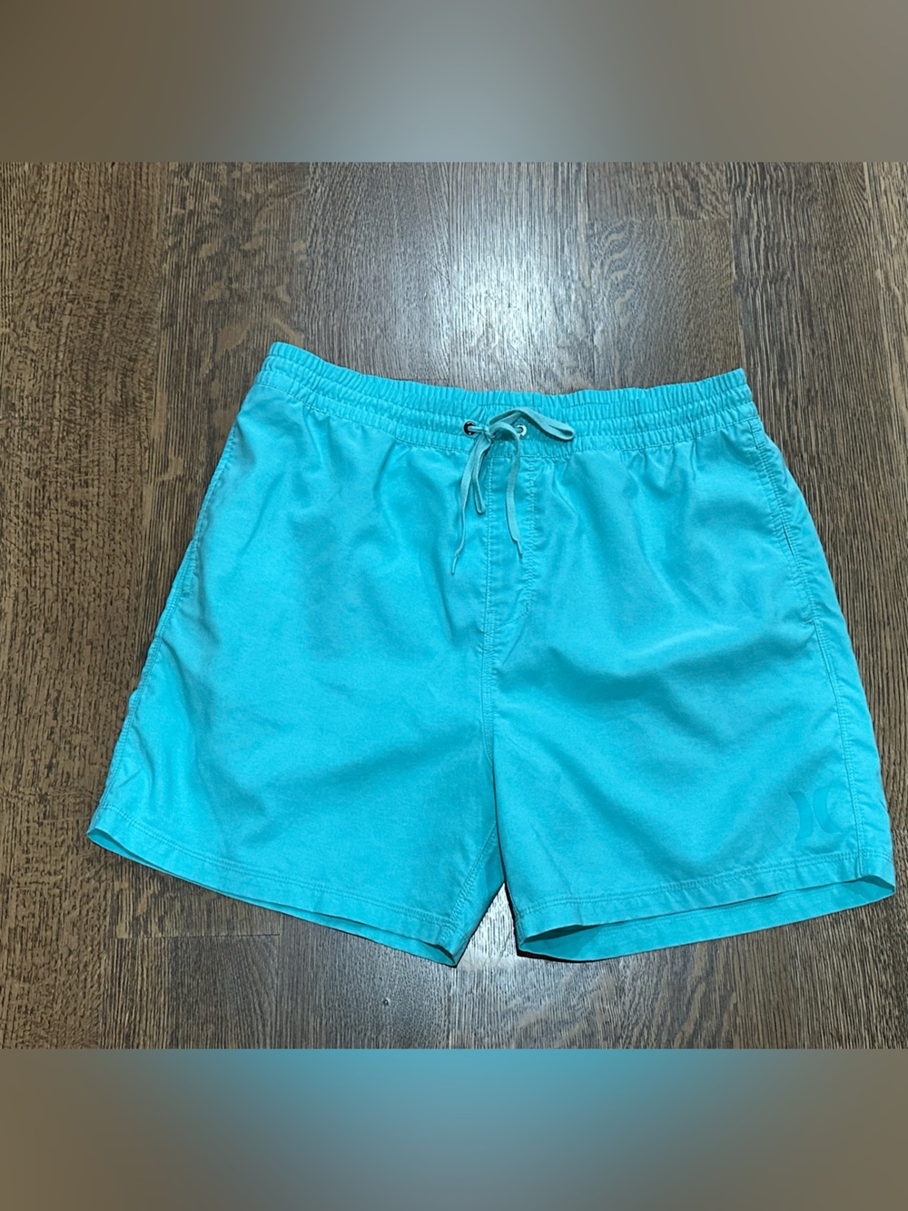 Men’s XL HURLEY shorts/swim trunks two pockets light teal color